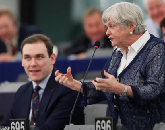 Bivša ministarka pronađena mrtva, pokrenuta istraga