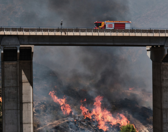 Andaluzija: 23 osobe nestale, vatrogasci i dalje gase požar