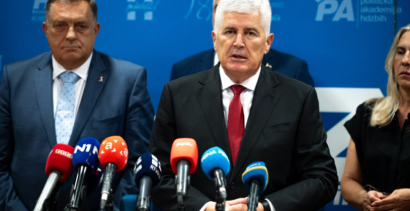 Да ли је СНСД продао или издао? Сједиште суда у Сарајеву?