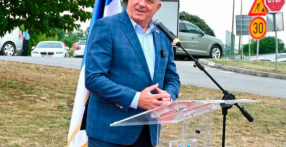 Gospodar praznih sela: Mit o vođi i stvarnost koja odlazi
