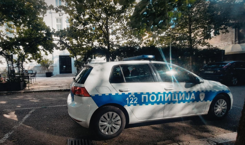 Требињац ухапшен због пријетњи ножем полицајцу