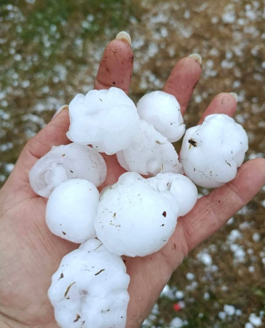 Snažno nevrijeme pogodilo Nevesinje (VIDEO/FOTO)