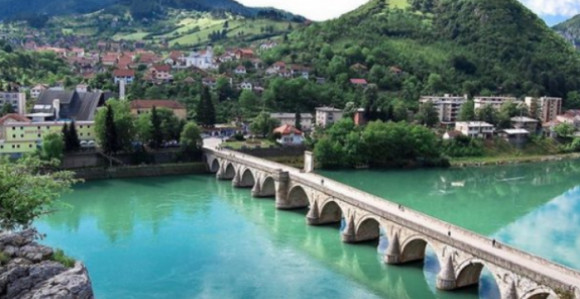 Vlasniku vratio torbicu sa 400 evra, pasošem i kartom