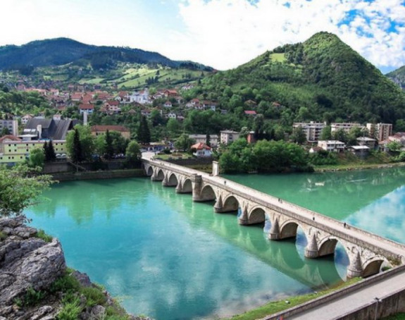 Vlasniku vratio torbicu sa 400 evra, pasošem i kartom