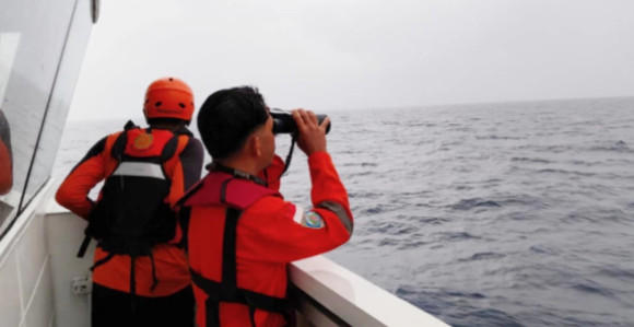 Spasioci u Indoneziji tragaju za gliserom sa 11 evropskih turista