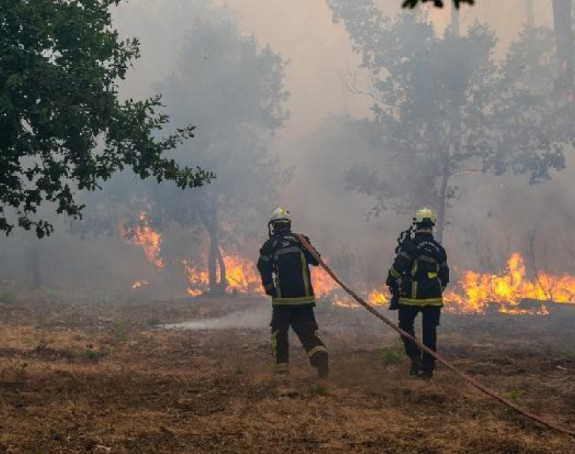 Makron: Saniraćemo štetu koju su nanijeli požari