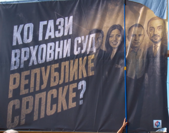 Iako bez saglasnosti vlasnika, bilbord noćas uklonjen?! (video)