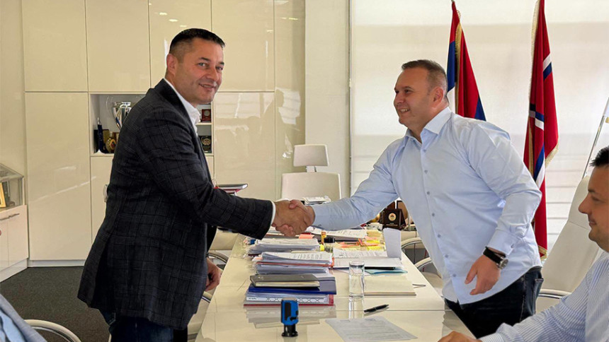 Јавна предузећа режим претвара у дистрибутере перади
