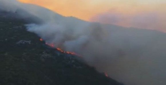 Požar kod Antalije, avioni i helikopteri gase vatrenu stihiju