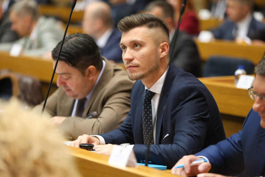 Pobjeda zakona - rektor Gajanin je nezakonito izabran!