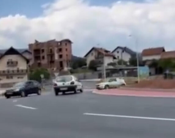 Cirkus na Palama: Nije znao voziti u kružnom toku (VIDEO)