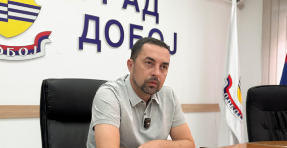 Јеринић заборавио да пријави станове и пословне просторе