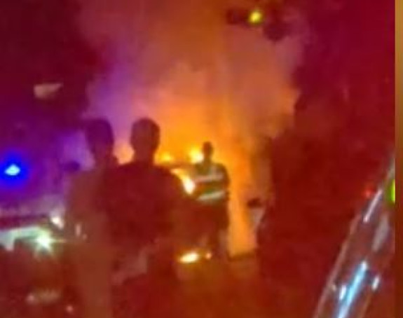 Automobil planuo kod benzinske pumpe, spriječena tragedija
