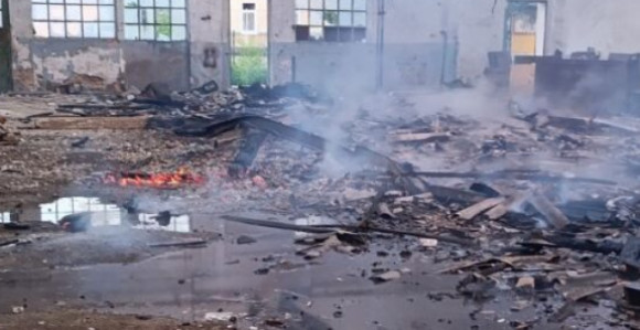 Požar u napuštenoj hali u krugu fabrike Jelšingrad