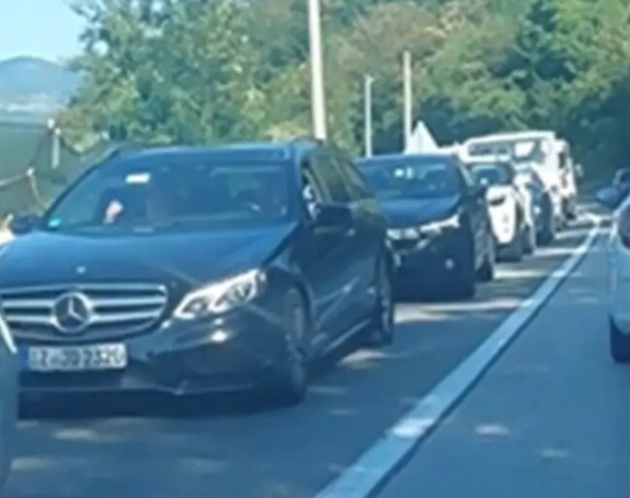 Velika gužva na ovom dijelu puta, čeka se i do dva sata