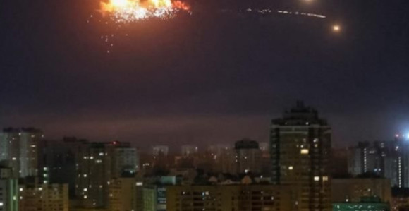 Руске трупе напале Кијев: Ракете и дронови засули град