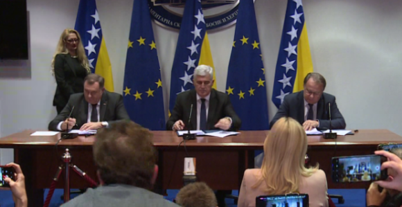 Vladavina SNSD, HDZ, Trojka - godine koje su ,,pojeli skakavci''