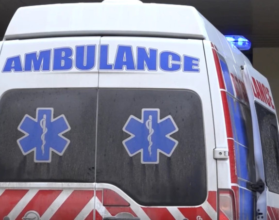 Beba rođena u sanitetu, doktorka sa bebom trčala u bolnicu