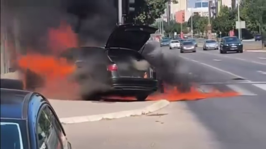 Gurović uletio u vatru i spasio čovjeka iz zapaljenog auta (VIDEO)