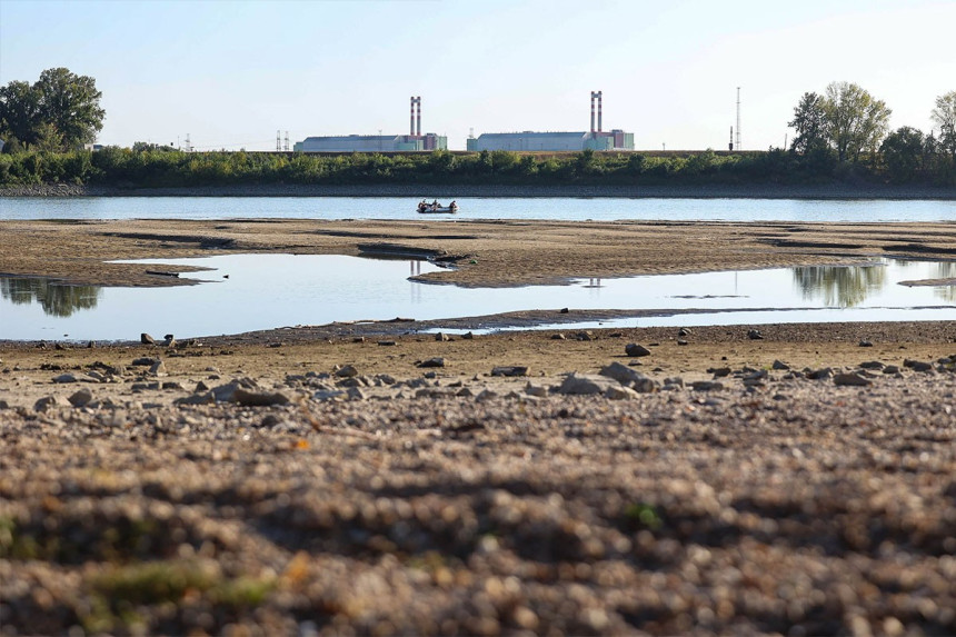 Пет критичних дана због ниског водостаја Дунава