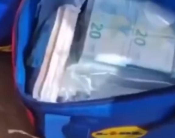 Talasi na plažu izbacili 700.000 evra, kupači u šoku