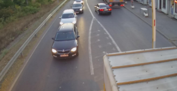 Na izlazu iz zemlje zabilježene duge kolone vozila