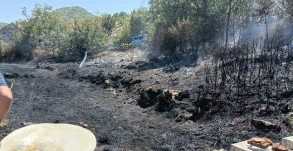 Helikopter uključen u gašenje požara na području Trebinja
