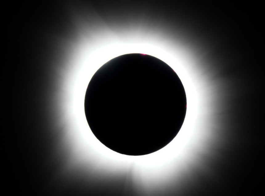 Pomračenje Sunca moguće je gledati bezbjedno