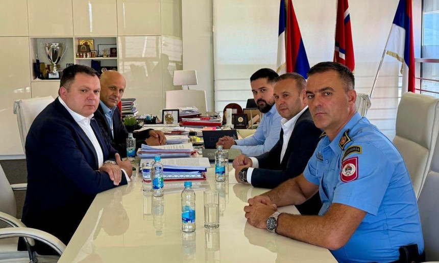 Babalj: Istočno Sarajevo je grad apsurda – priznanje ministru policije u trenutku narušene bezbjednosti