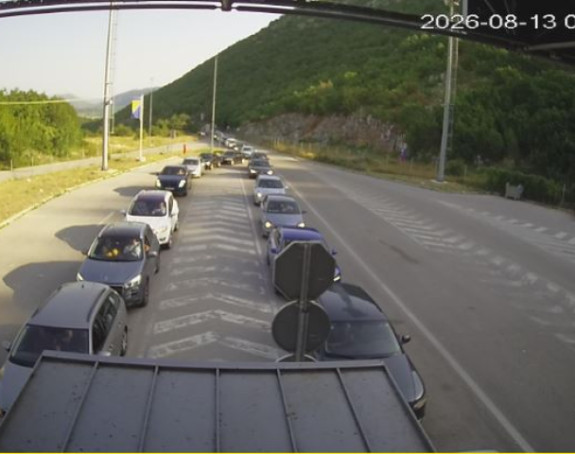 Duge kolone vozila kod Banjaluke, gužve na granicama