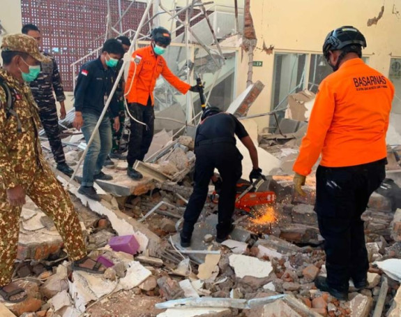 Indoneziju pogodio snažan zemljotres, raste broj mrtvih