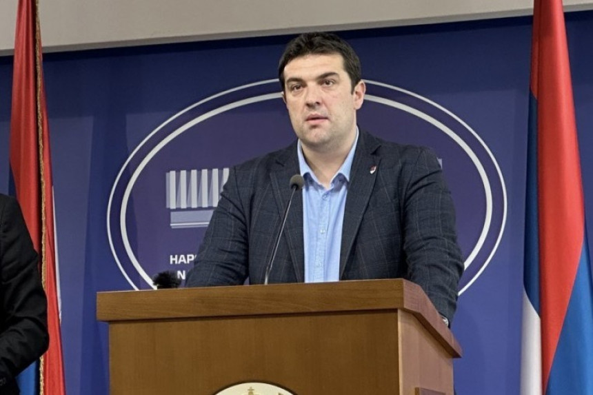 Berjan Dodiku: Možete se kititi brojkama, ali prazne klupe govore sve