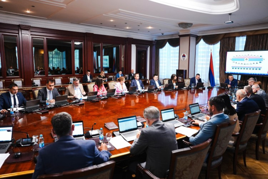 Власт се нема чиме похвалити, кредитни рејтинг је веома лош