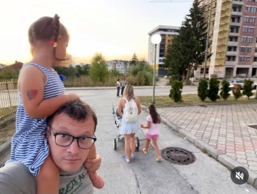 Породични тренуци: Божовић подијелио фотографију из шетње