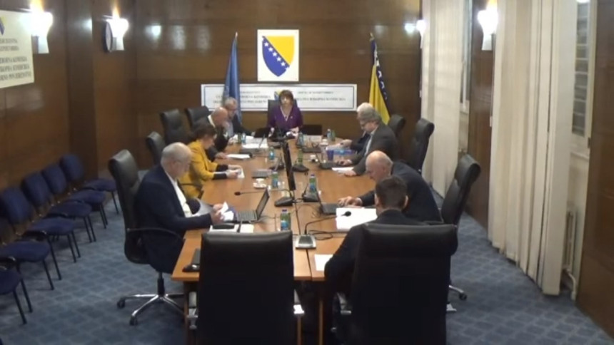 CIK kaznio stranke i funkcionere zbog preuranjene kampanje