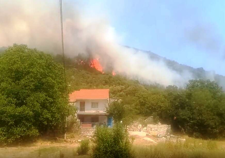 Požari na Zupcima kod Trebinja, vatra se širi velikom brzinom