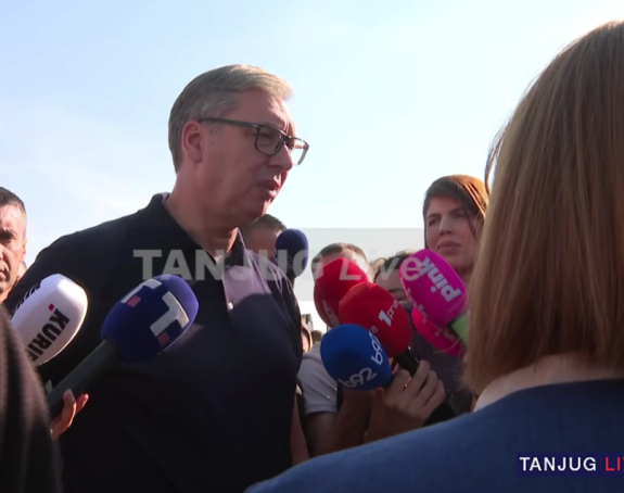 Vučić obilazi radove na auto-putu Kuzmin-Sremska Rača