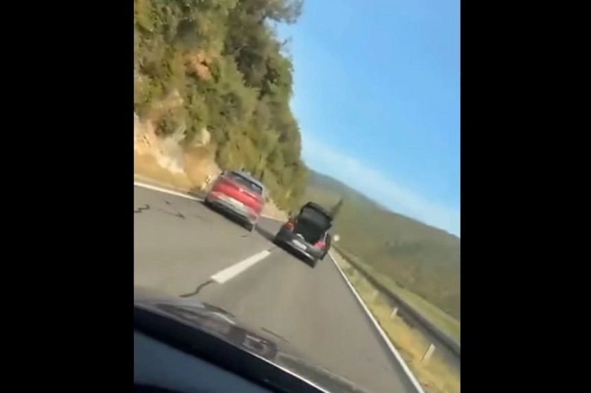 Muškarac za dlaku izbjegao tragediju (video)