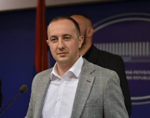 Samo u kriminalnoj zemlji likovi poput Nešića mogu dijeliti lekcije o patriotizmu!