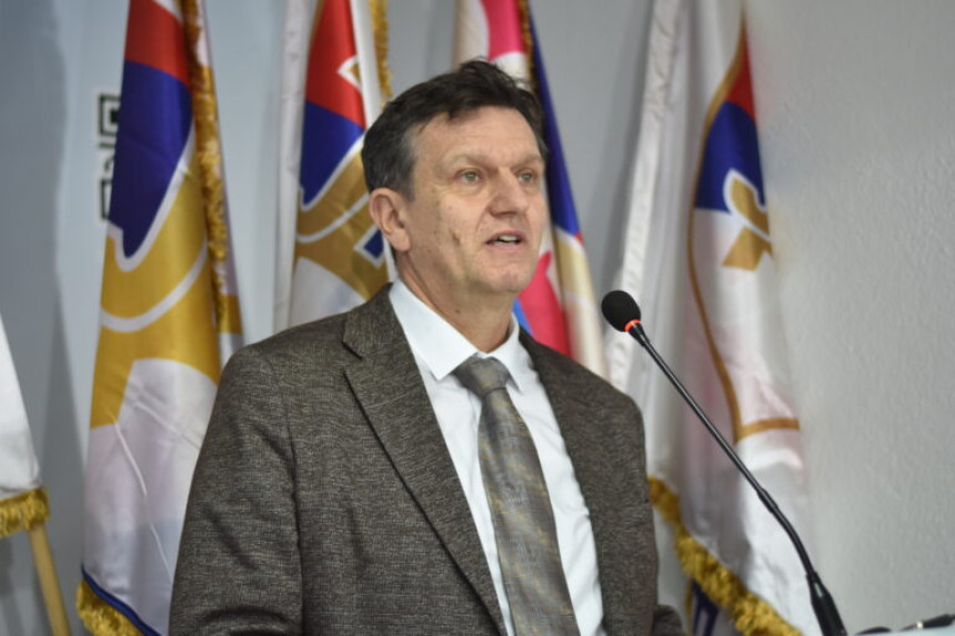 Још једна прича о извлачењу новца из јавног сектора - Блануша пита је ли за куповину гласова?