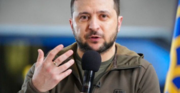 Зеленски честитао Дан независности: Украјина неће пасти