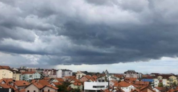 Vrijeme danas toplo, sparno i oblačno uz povremene pljuskove