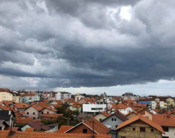 Vrijeme danas toplo, sparno i oblačno uz povremene pljuskove