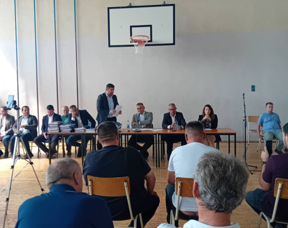 Varnice na sastanku u Glavičicama: Minić napustio skup