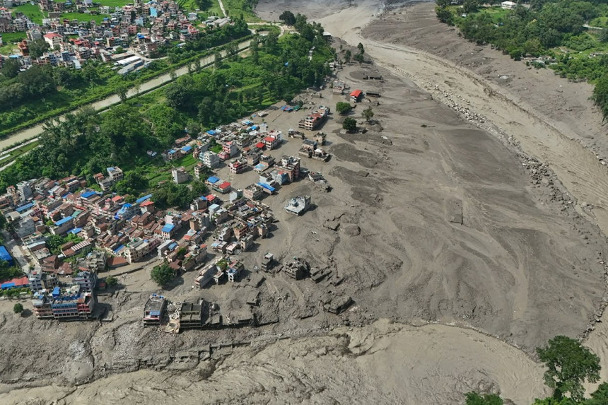 Klizišta i poplava u Nepalu: Pronađena tijela 95 žrtava