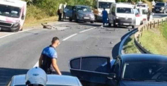 Težak sudar četiri vozila kod Žepča, ima povrijeđenih