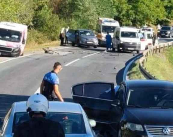 Težak sudar četiri vozila kod Žepča, ima povrijeđenih