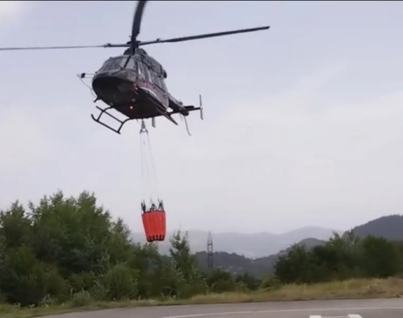 Požar na Trebeviću: Oko 60 ljudi i helikopter MUP-a na terenu