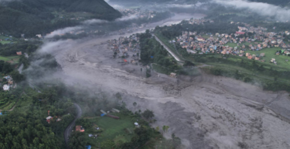 Nepal upozorava na poplave, nestalo do sada 3000 ljudi