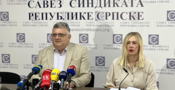 Подићи плате и вратити углед радницима у просвјети